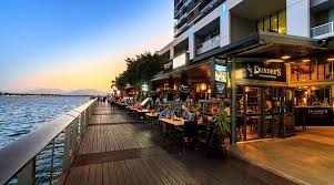 Dundee’s on the Waterfront